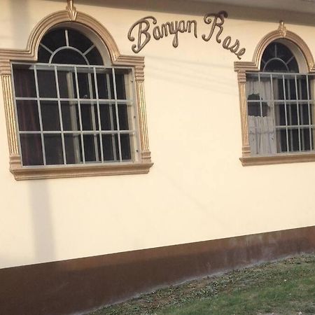 Banyan Rose Apartment Orange Walk Town ภายนอก รูปภาพ