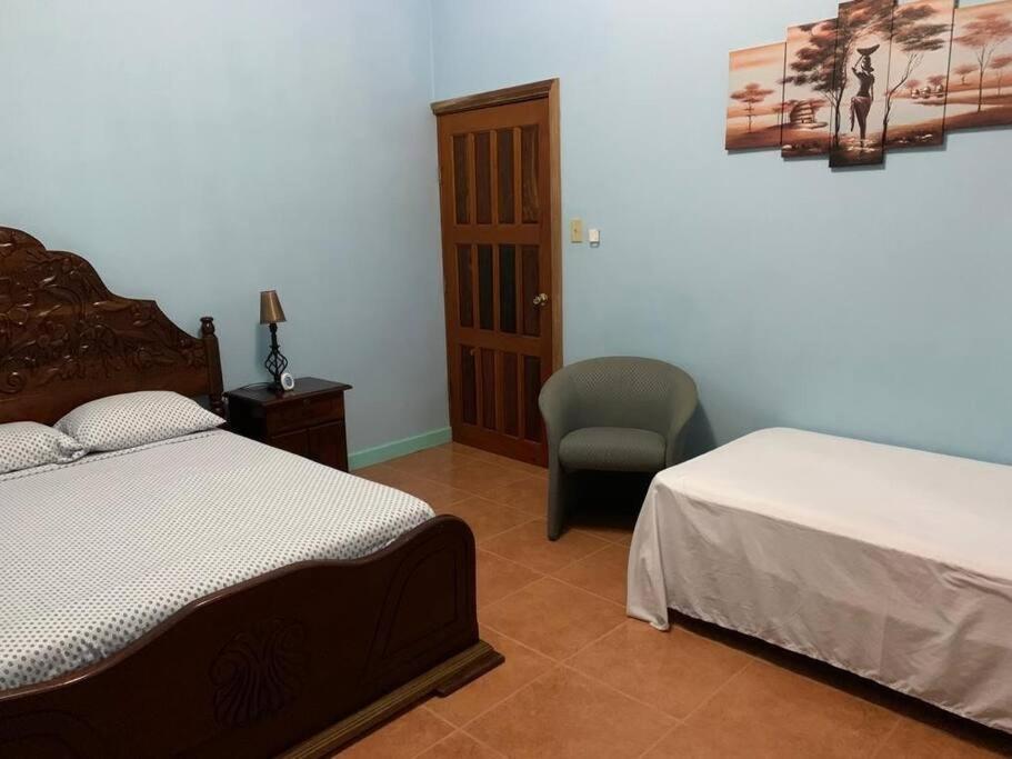 Banyan Rose Apartment Orange Walk Town ภายนอก รูปภาพ