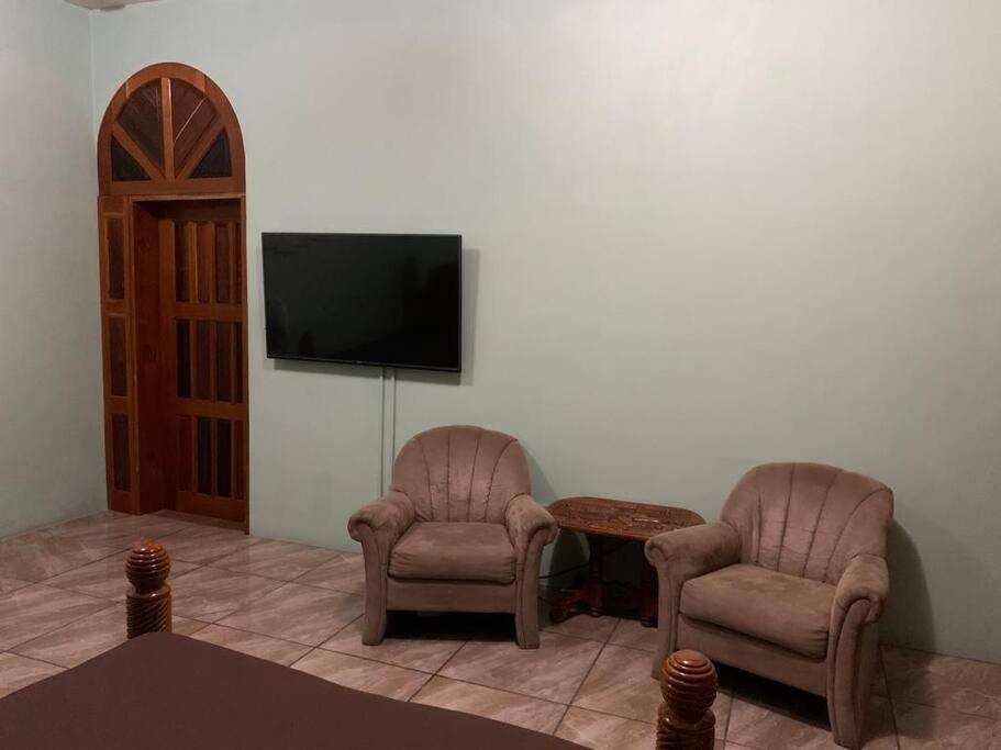 Banyan Rose Apartment Orange Walk Town ภายนอก รูปภาพ